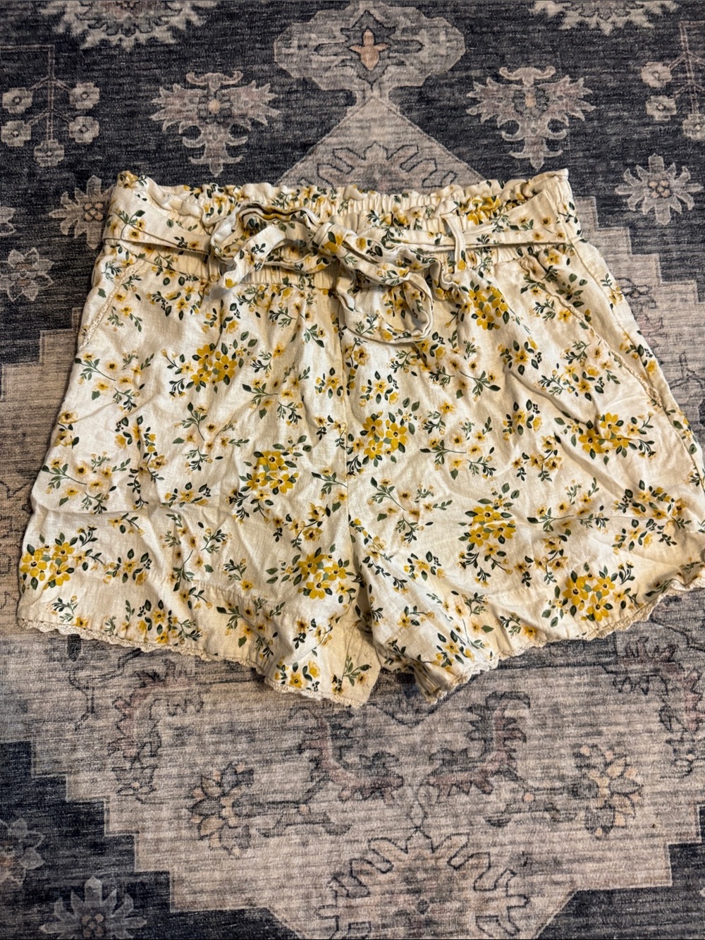 High-Waist Cream Floral Tie-Front Shorts